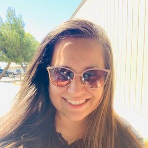 Meet your Posher, Elisha